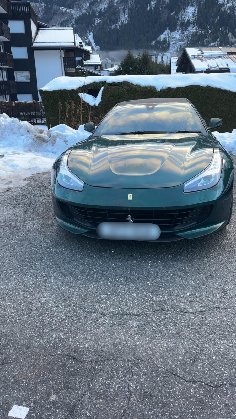 Ferrari GTC4 convoyée par JConvoyage